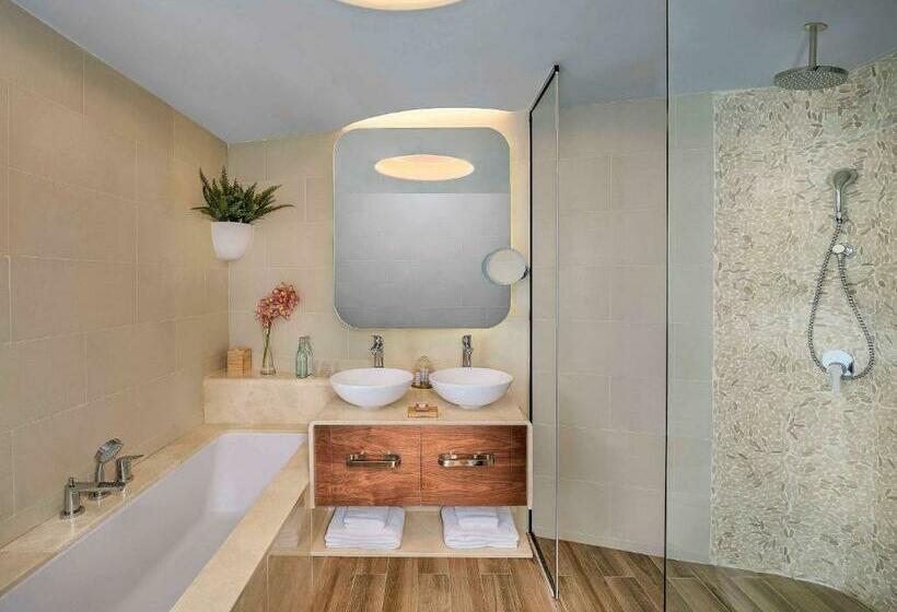 Club Room King Bed, The Retreat Palm Dubai Mgallery By Sofitel