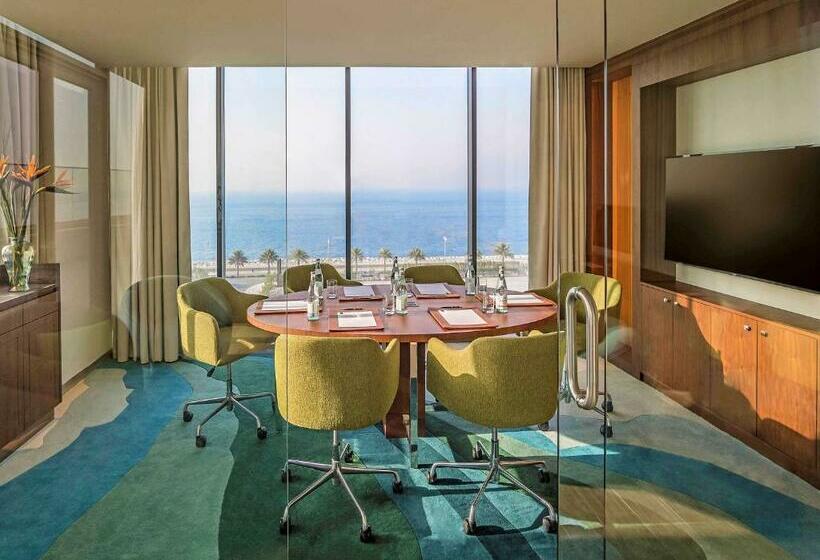 Club Room King Bed, The Retreat Palm Dubai Mgallery By Sofitel