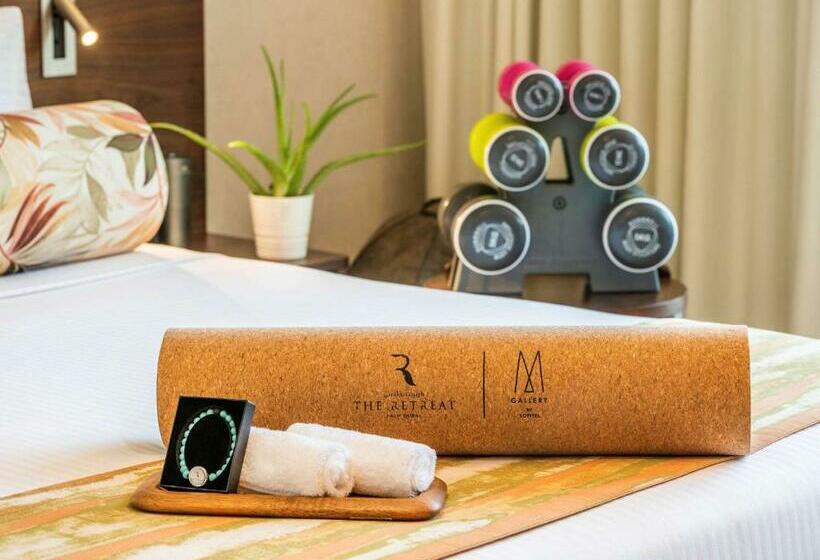 Club Room King Bed, The Retreat Palm Dubai Mgallery By Sofitel