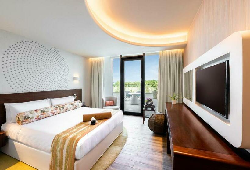 Club Room King Bed, The Retreat Palm Dubai Mgallery By Sofitel