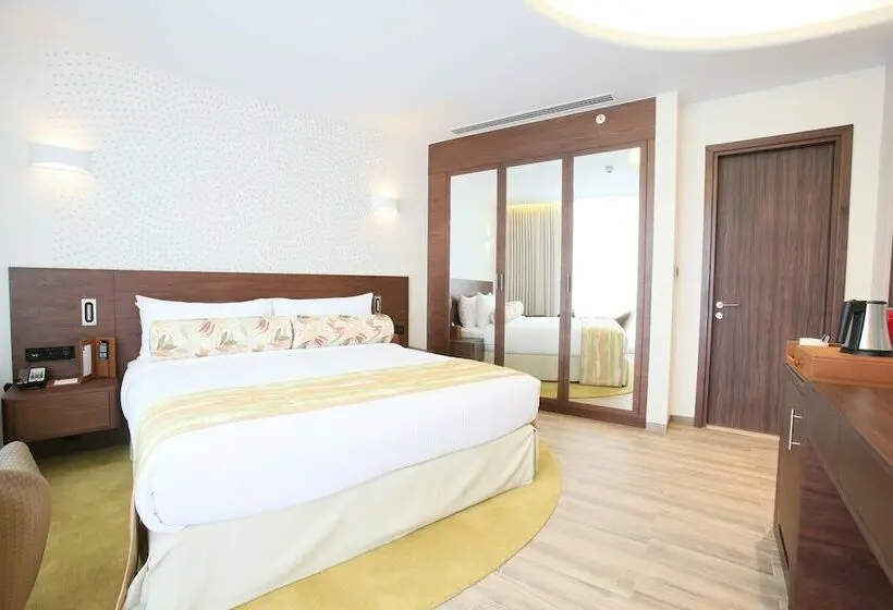اتاق لوکس با بالکن, The Retreat Palm Dubai Mgallery by Sofitel