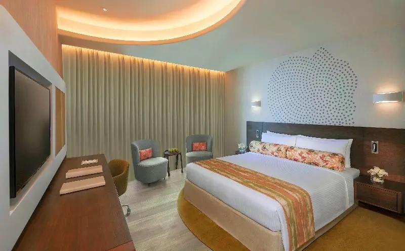 اتاق لوکس با بالکن, The Retreat Palm Dubai Mgallery by Sofitel