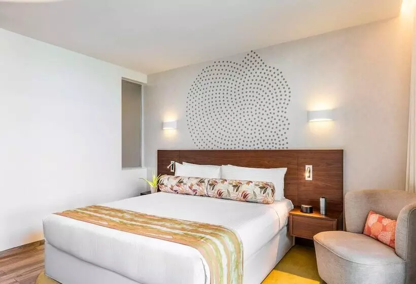 اتاق لوکس با بالکن, The Retreat Palm Dubai Mgallery by Sofitel