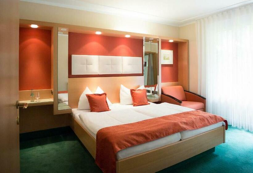 庭の見えるバルコニー月スタンダードルーム, Weinlandhof