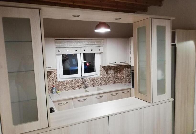 شقة غرفتين, Iremia Rooms