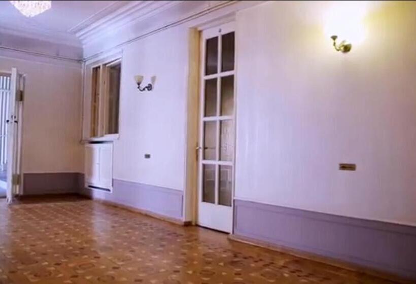 스탠다드 트리픔 룸 공동욕실, Royal Boutique Hotel On Kievyan