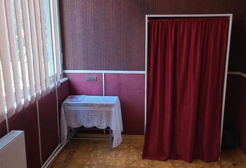 이코노미 룸, Royal Boutique Hotel On Kievyan