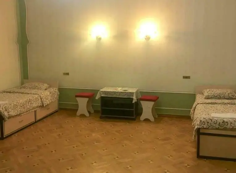 اتاق استاندارد سه تخته با سرویس بهداشتی مشترک, Royal Boutique Hotel On Kievyan