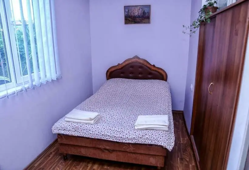 اتاق اکونومی, Aregak B&b And Tours