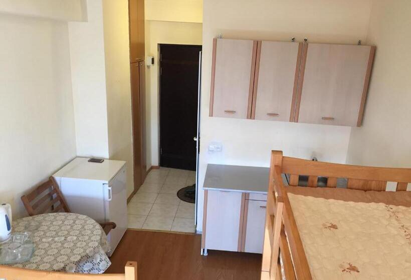 Łóżko we Wspólnym Pokoju, Armenia Hostel