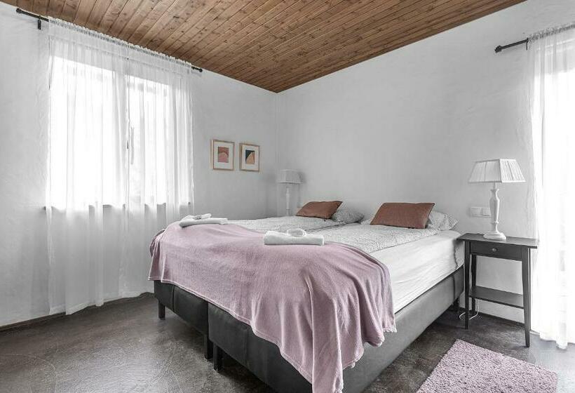 اتاق استاندارد سه تخته با سرویس بهداشتی مشترک, Gallerí Gistiheimili Laugarvatn