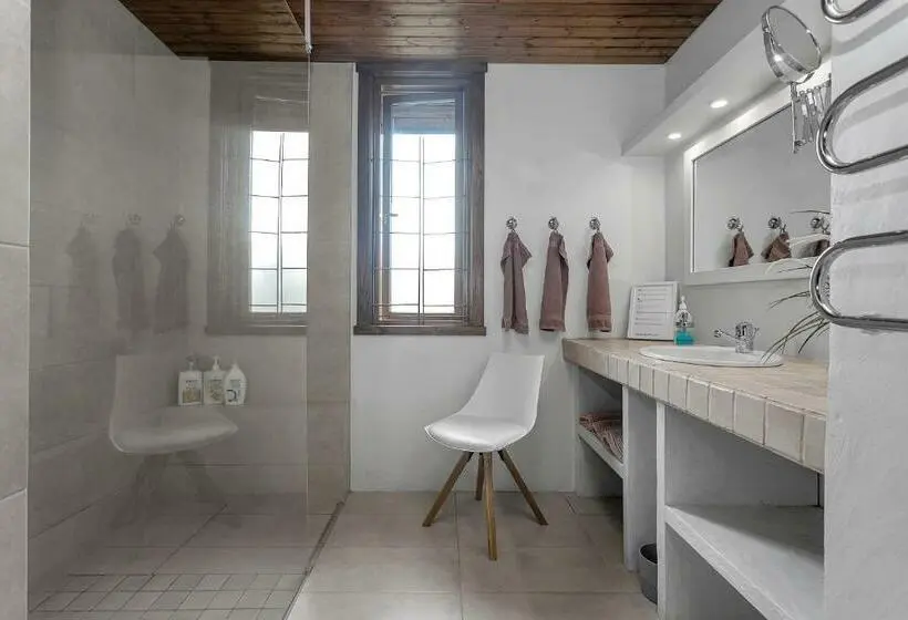 اتاق استاندارد سه تخته با سرویس بهداشتی مشترک, Gallerí  Gistiheimili Laugarvatn