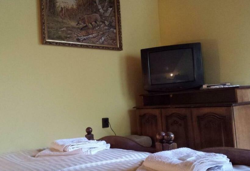 Pokój Czteroosobowy Standard, Kocsis Panzió és étterem