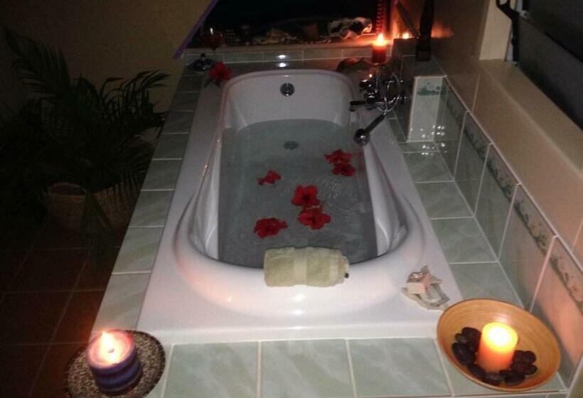 디럭스 스위트, Naveria Heights Lodge