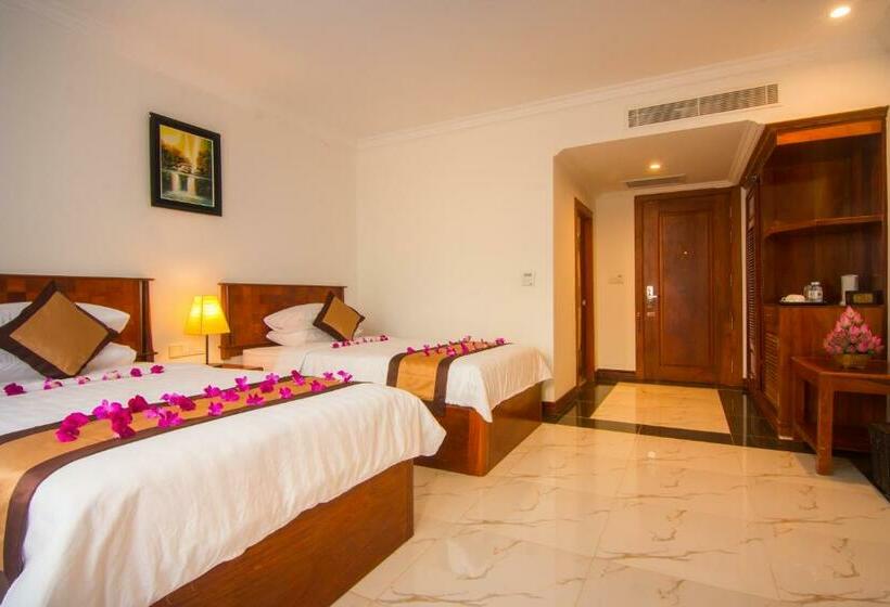 Номер Deluxe, Glorious