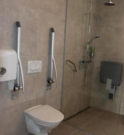 اتاق استاندارد با سرویس بهداشتی مشترک, Hofn Hostel