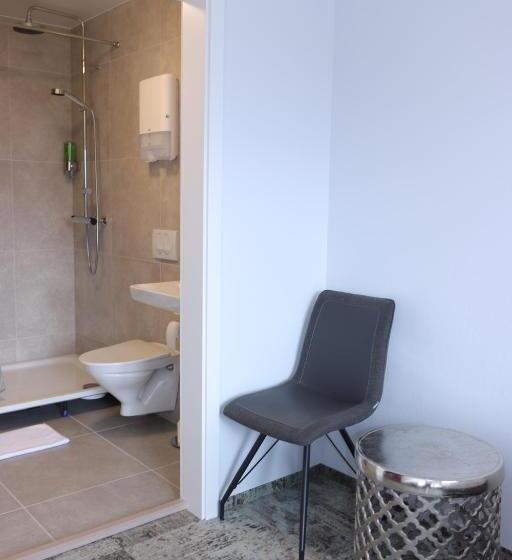 اتاق استاندارد چهار تخته, Hofn Hostel