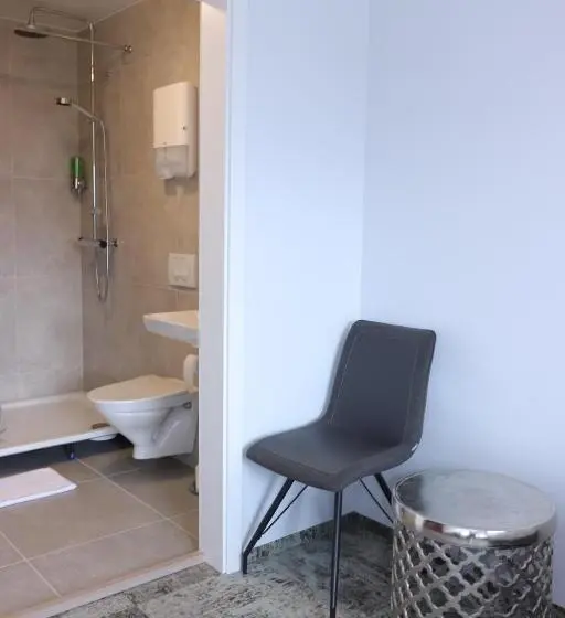 اتاق استاندارد چهار تخته, Hofn Hostel