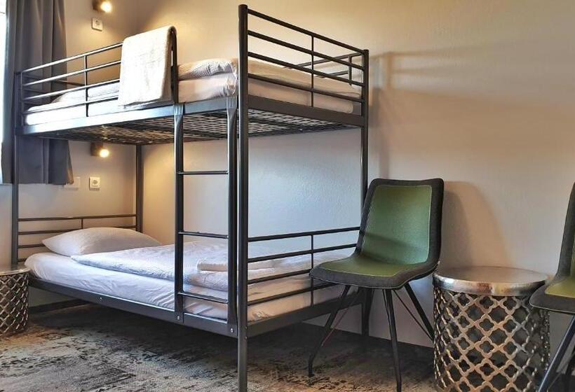 اتاق استاندارد چهار تخته, Hofn Hostel