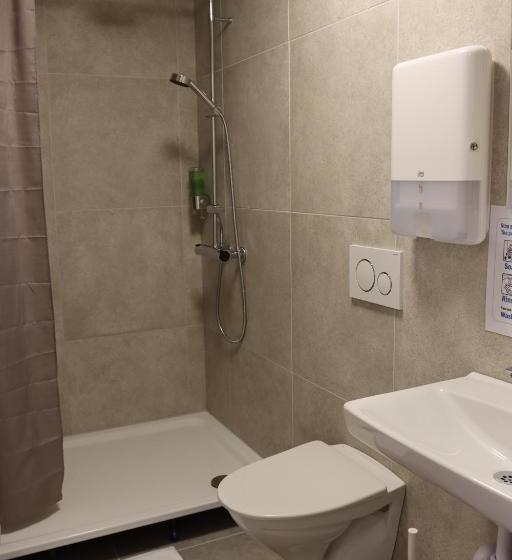 اتاق استاندارد چهارنفره با سرویس بهداشتی مشترک, Hofn Hostel