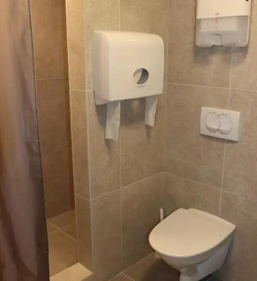 اتاق استاندارد یک تخته با سرویس بهداشتی مشترک, Hofn Hostel