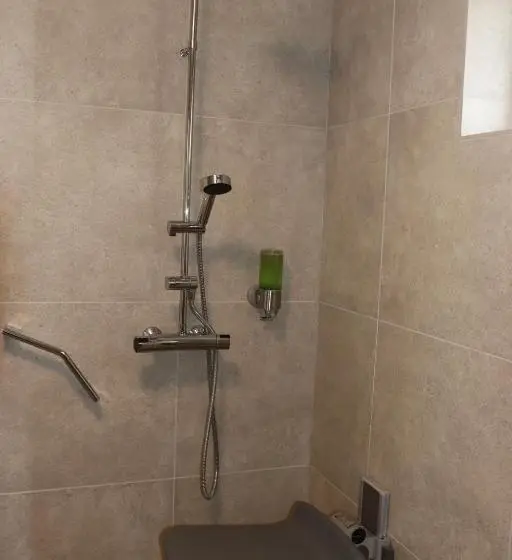 اتاق چهار تخته با دستشویی مشترک, Hofn Hostel