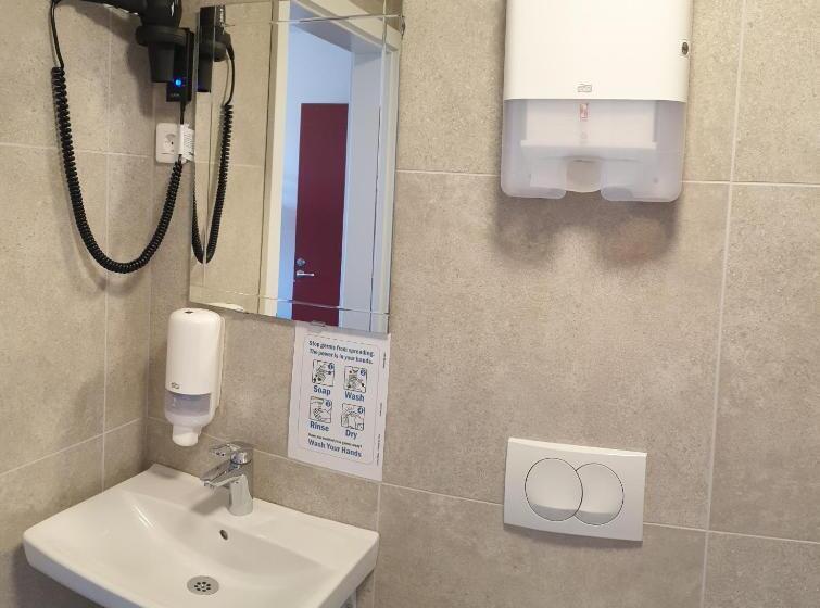 اتاق استاندارد یک نفره, Hofn Hostel