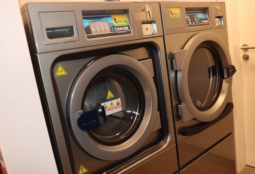 اتاق استاندارد چهار تخته, Hofn Hostel