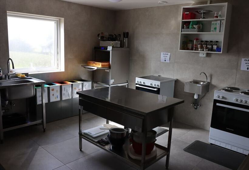 اتاق استاندارد یک تخته با سرویس بهداشتی مشترک, Hofn Hostel