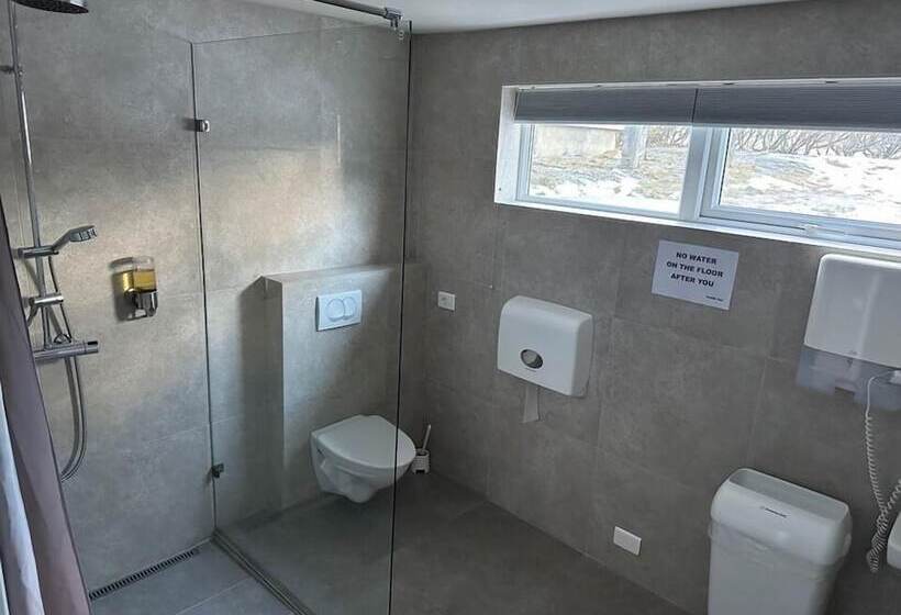 اتاق استاندارد یک تخته با سرویس بهداشتی مشترک, Hofn Hostel