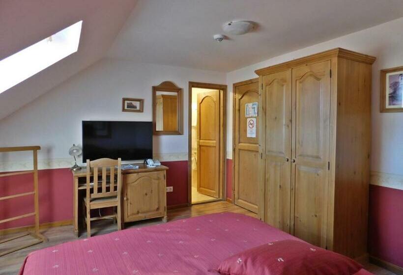 スタンダードルーム, Berki Vendéglő és