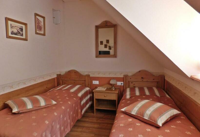 スタンダードルーム, Berki Vendéglő és