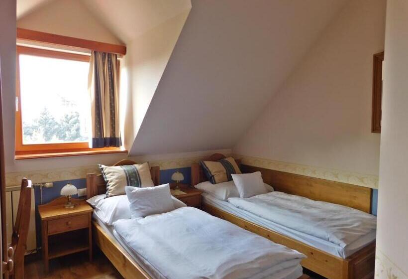 标准间, Berki Vendéglő és