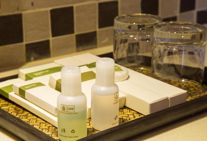 Номер Стандарт, Glorious