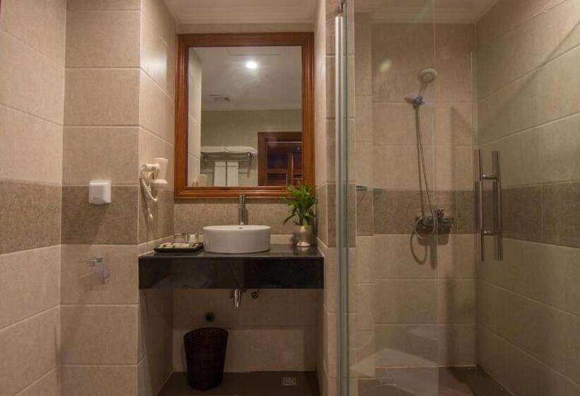 Номер Стандарт, Glorious