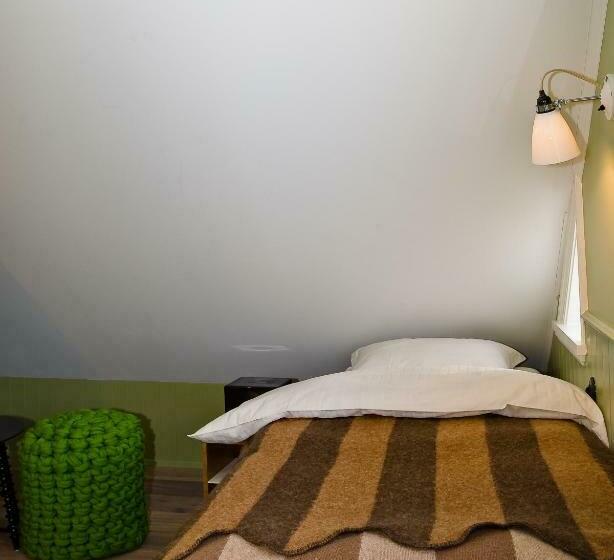 اتاق استاندارد یک نفره, Egilsen