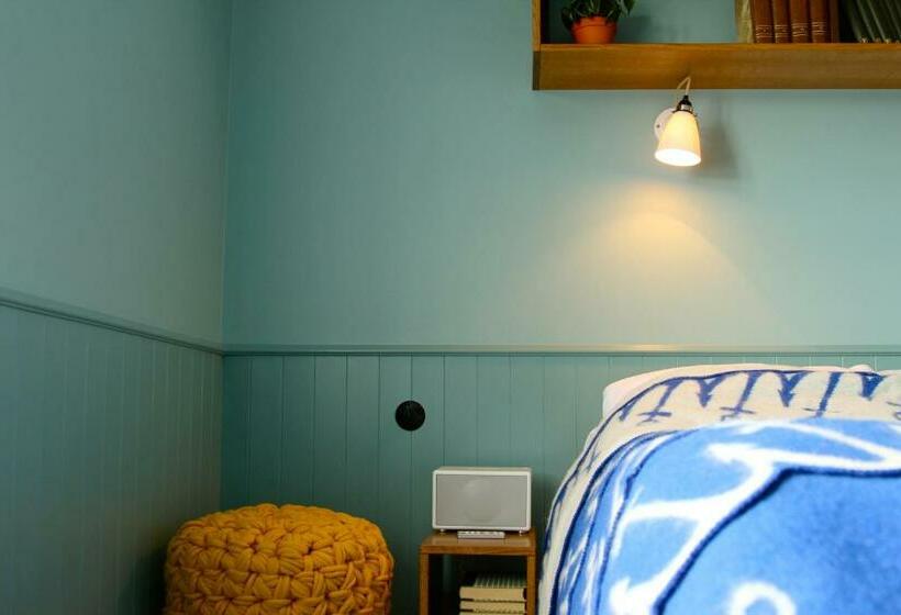 اتاق سوپریور, Egilsen