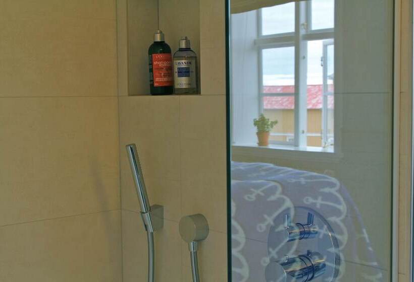 اتاق استاندارد یک نفره, Egilsen