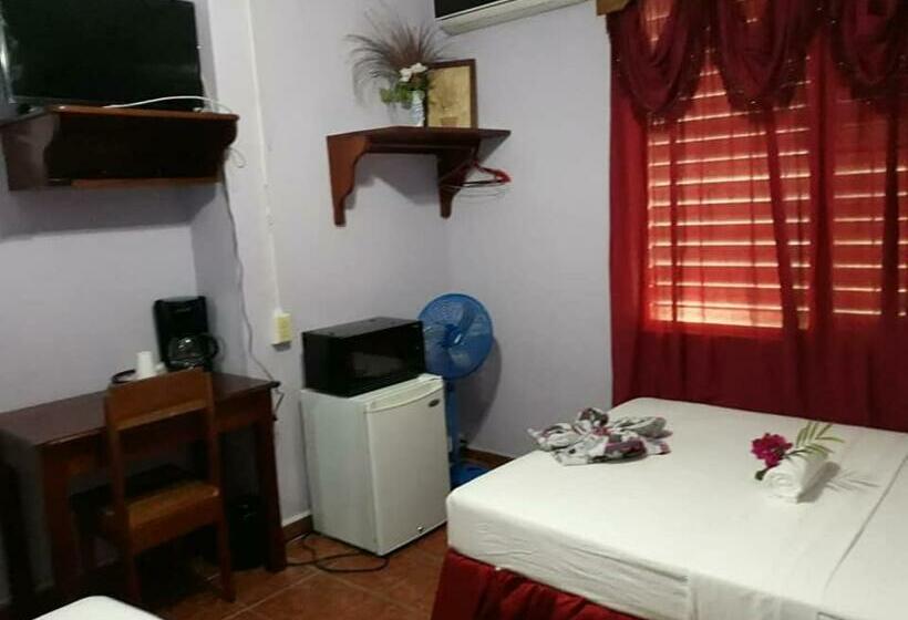 חדר אקונומי, Saint Charles Inn, Belize Central America