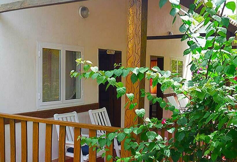 بانگلوی خانوادگی با چشمانداز دریا, Village Vacances Awale Plage