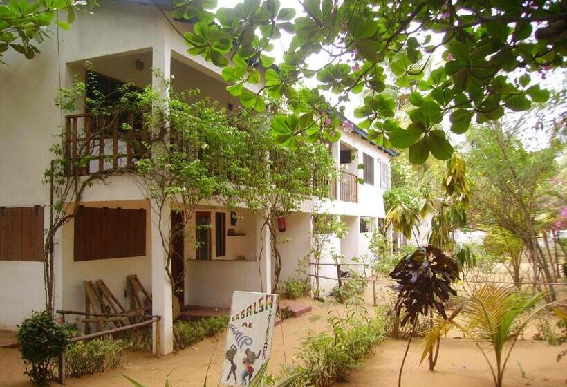 اتاق خانوادگی با چشم‌انداز باغ, Village Vacances Awale Plage
