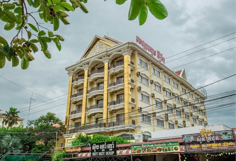 Family Suite, Vy Chhe