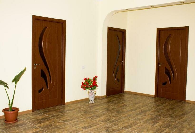 اتاق لوکس, Lusya B&b