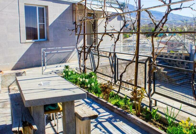 اتاق لوکس, Lusya B&b