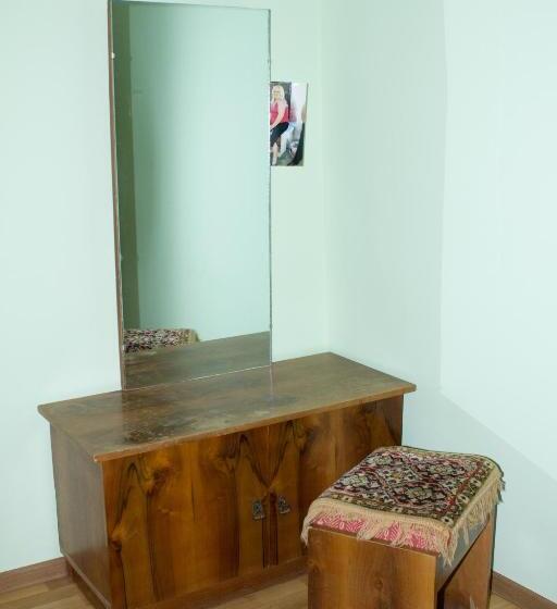 اتاق لوکس, Lusya B&b