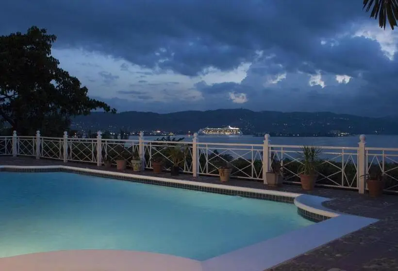 اتاق لوکس با تخت بزرگ, Polkerris Bed & Breakfast