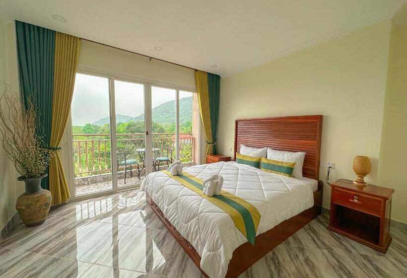 غرفة ديلوكس مطلّة علي البحر مزوَّدة بشُرفة, Summer Resort