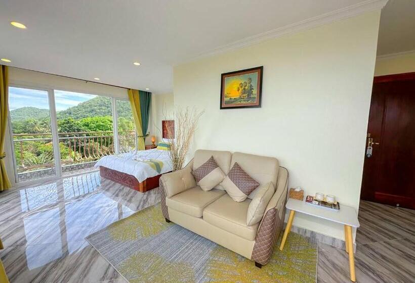 Quarto Economy, Summer Resort