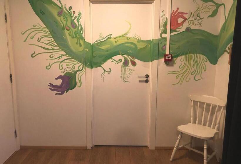 اتاق استاندارد چهار تخته, The Freezer Hostel & Culture Center