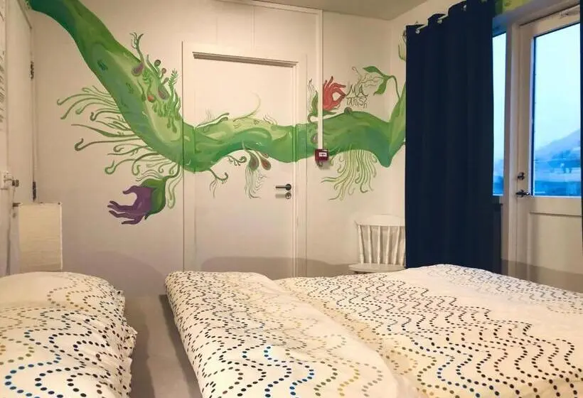 اتاق استاندارد چهار تخته, The Freezer Hostel & Culture Center